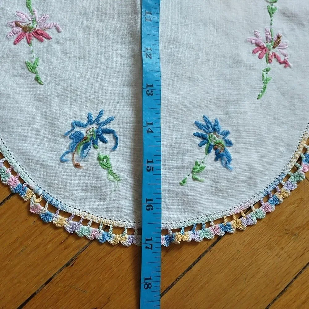 Vtg Dresser Scarf Runner Hand Embroidered Floral Crochet Edges Oval 10x17